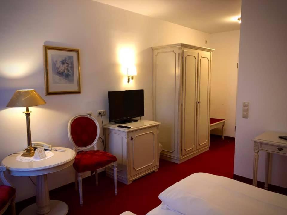 Hotel Daniels Халльбергмос Экстерьер фото