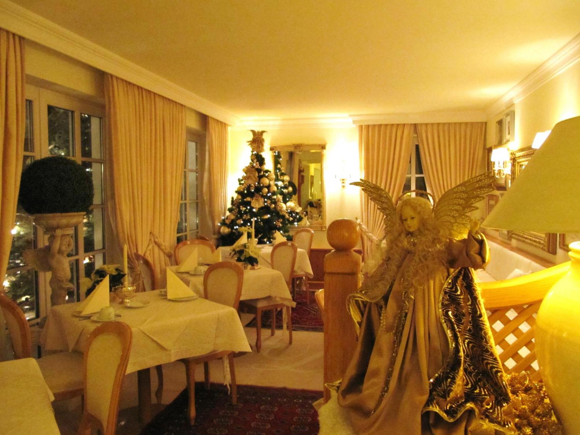 Hotel Daniels Халльбергмос Экстерьер фото