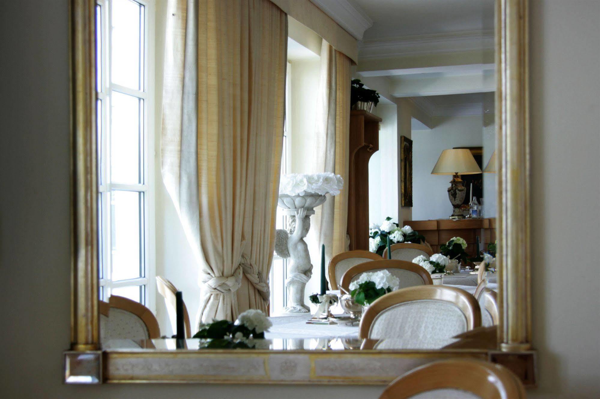Hotel Daniels Халльбергмос Экстерьер фото